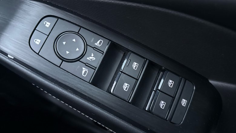 Nissan Qashqai 1.3 DiG-T MH N-Connecta 5dr Petrol Hatchback